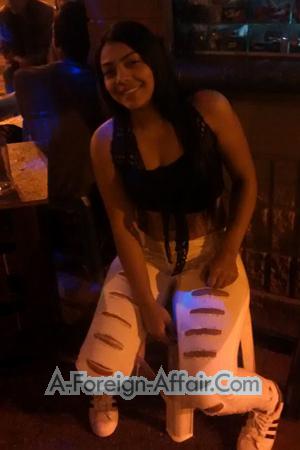 163464 - Laura Age: 29 - Colombia