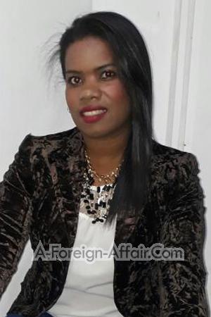 172014 - Yulith Age: 36 - Colombia