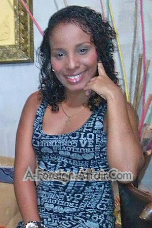 174050 - Yasaidys Age: 36 - Colombia