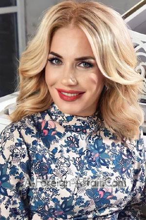 186749 - Laura Age: 58 - Ukraine