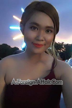 190083 - Pennapha Age: 27 - Thailand