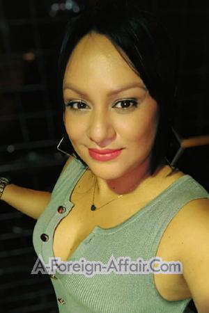 195143 - Alejandra Age: 40 - Costa Rica