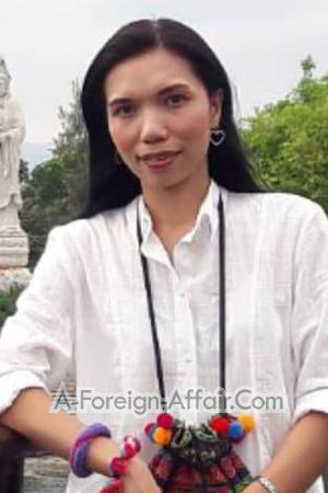 195202 - Ratchadaporn (Aoy) Age: 49 - Thailand