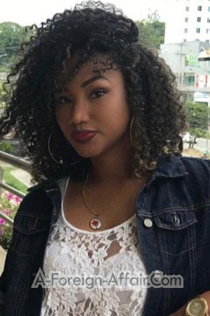 196574 - Cendry Age: 28 - Colombia