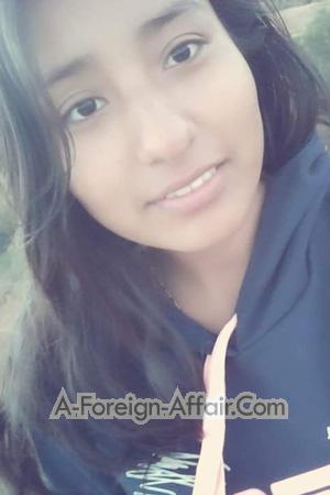 197886 - Lizeth Age: 25 - Bolivia