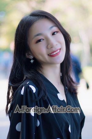200492 - Yiyan Age: 34 - China