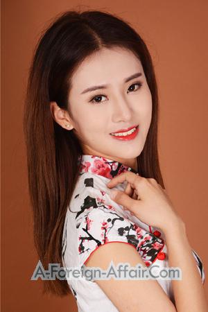200709 - Xinyan Age: 24 - China