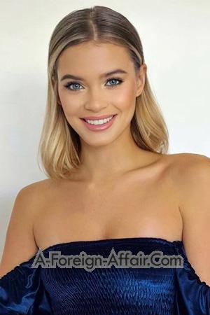 207374 - Lilia Age: 25 - Russia