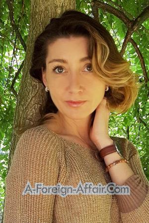 209481 - Svetlana Age: 41 - Italy