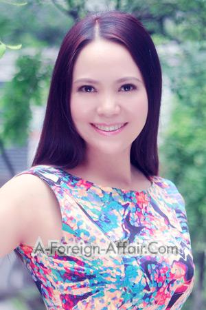 211881 - Claire Age: 52 - China