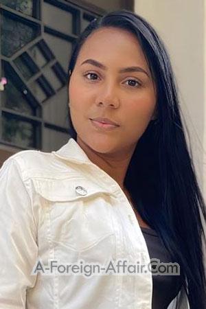 213131 - Giselle Age: 24 - Colombia