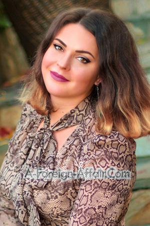 213742 - Kateryna Age: 39 - Ukraine