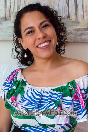 213997 - Angela Age: 36 - Peru