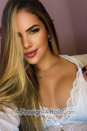 215662 - Larissa Age: 26 - Brazil