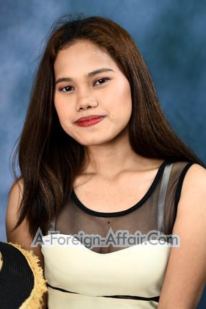 217916 - Genilyn Age: 23 - Philippines