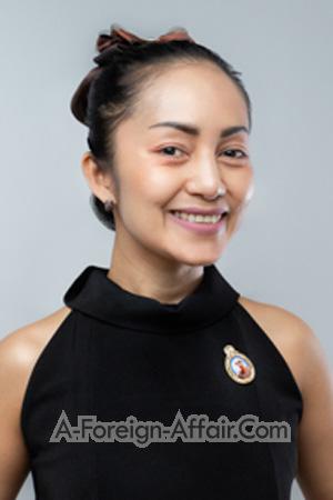 223143 - Narumon Age: 44 - Thailand