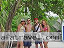 cartagena-women-boat-1104-11